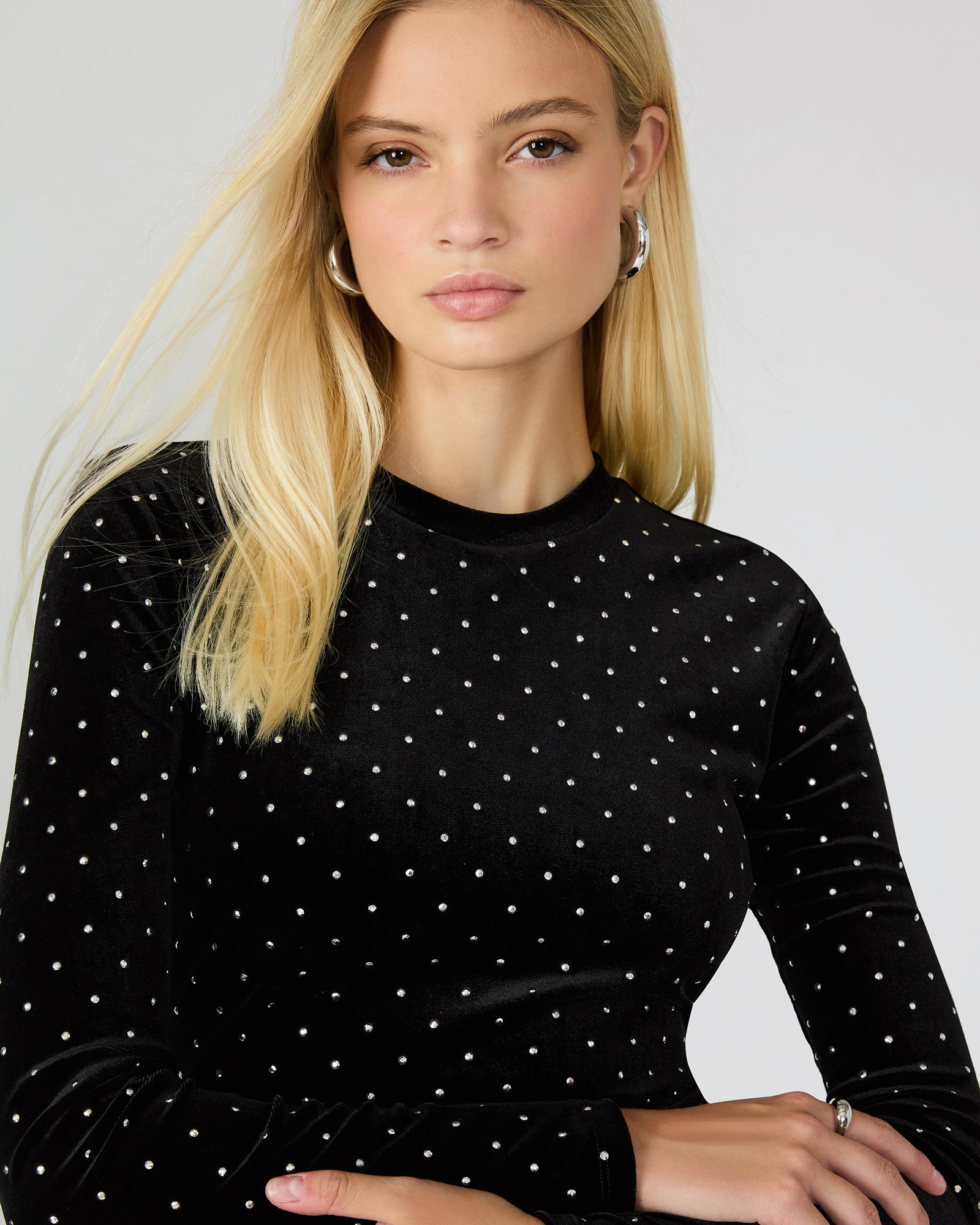 HAILEE STUDDED VELVET DRESS BLACK