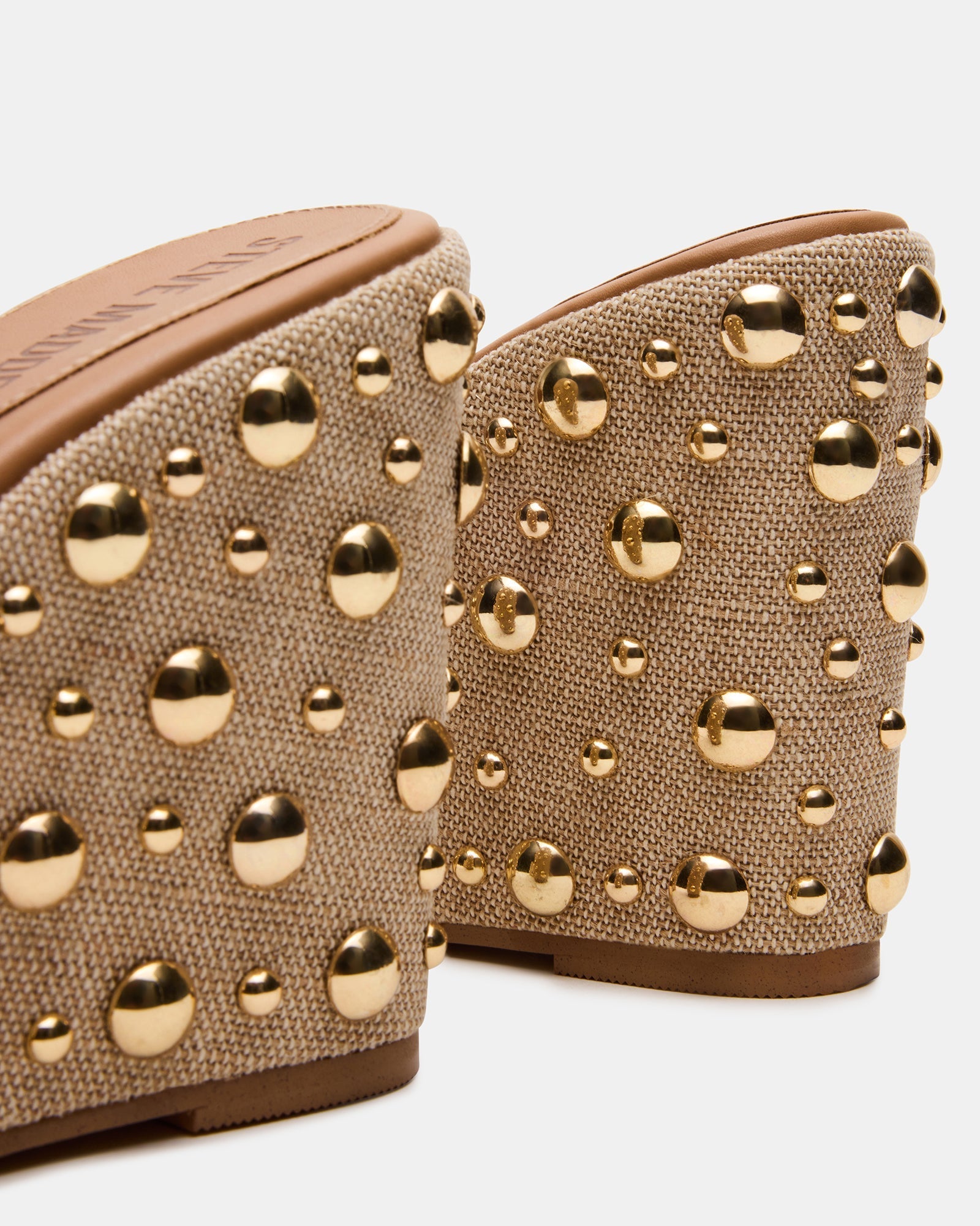 CAYMAN NATURAL MULTI STUDS