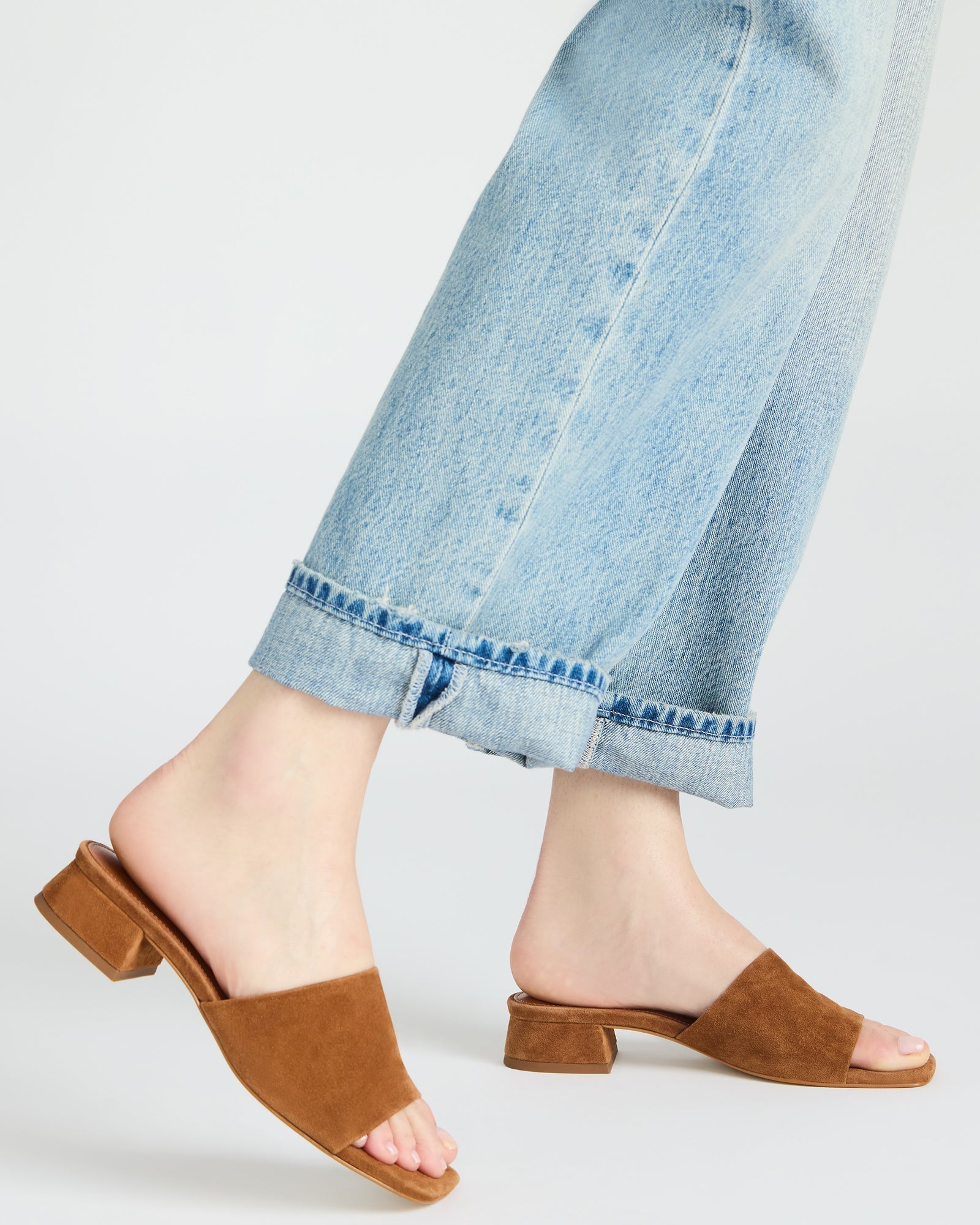 MONTGOMERY CHESTNUT SUEDE