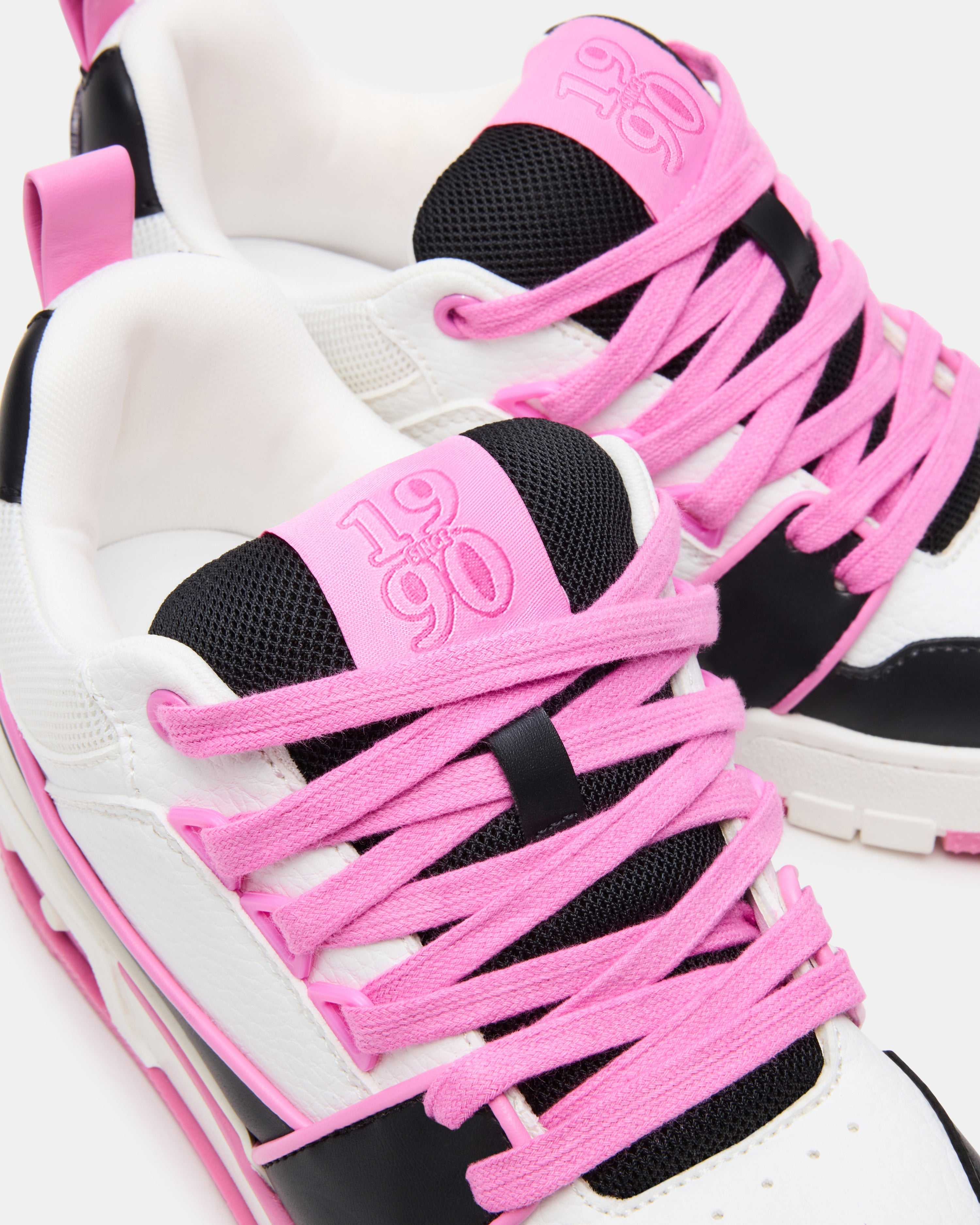 SKATER BLACK/PINK